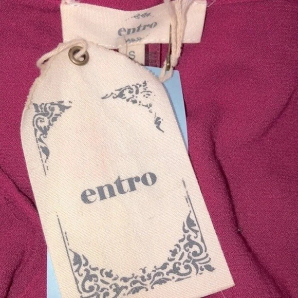 Entro size small new with tags fuschia embroidered blouse - Picture 4 of 4
